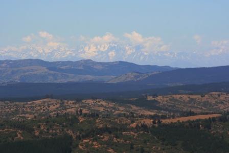 Nicht nur Wolken, sondern schneebedeckte Berge